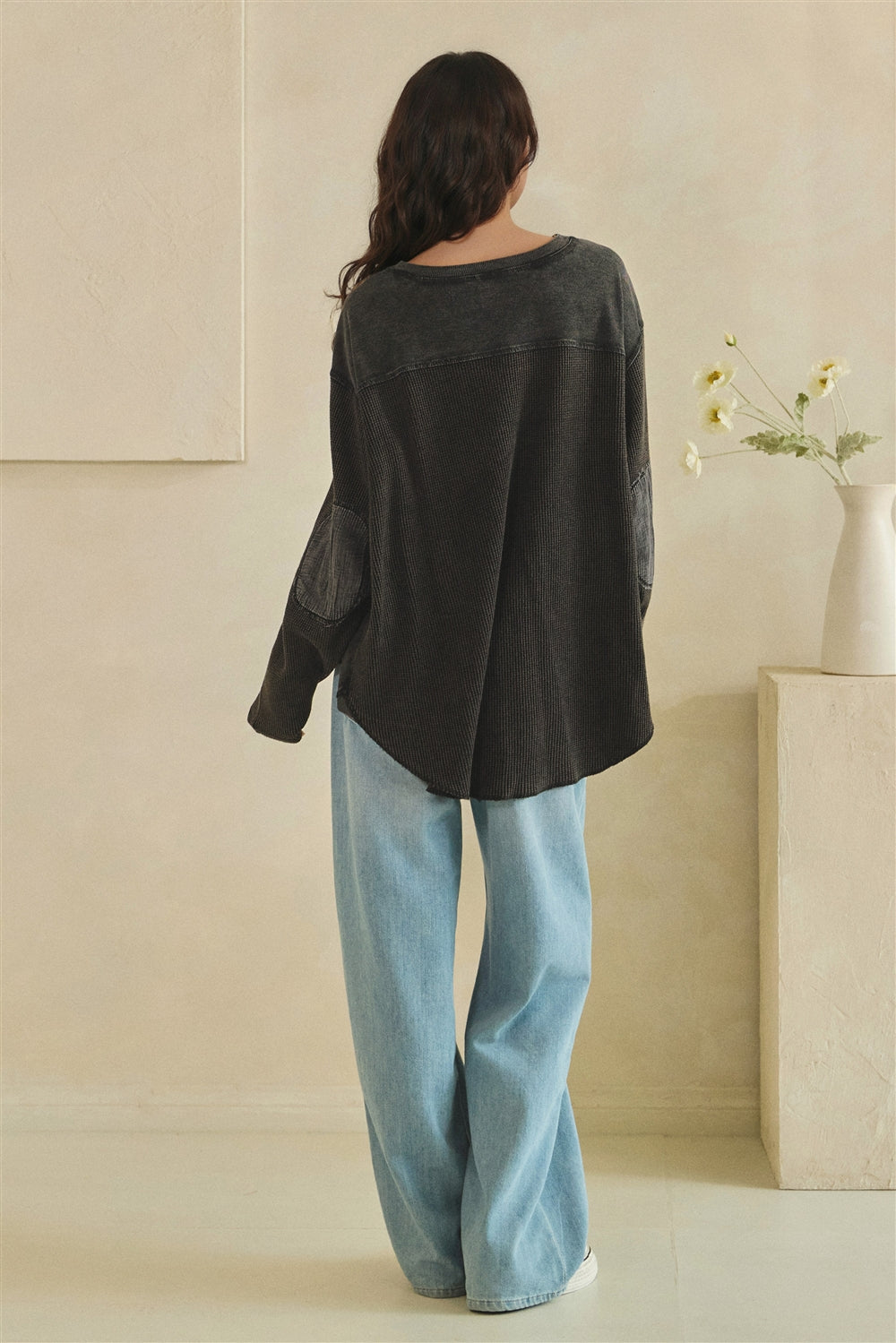 ET30536_BLACK_5562063
