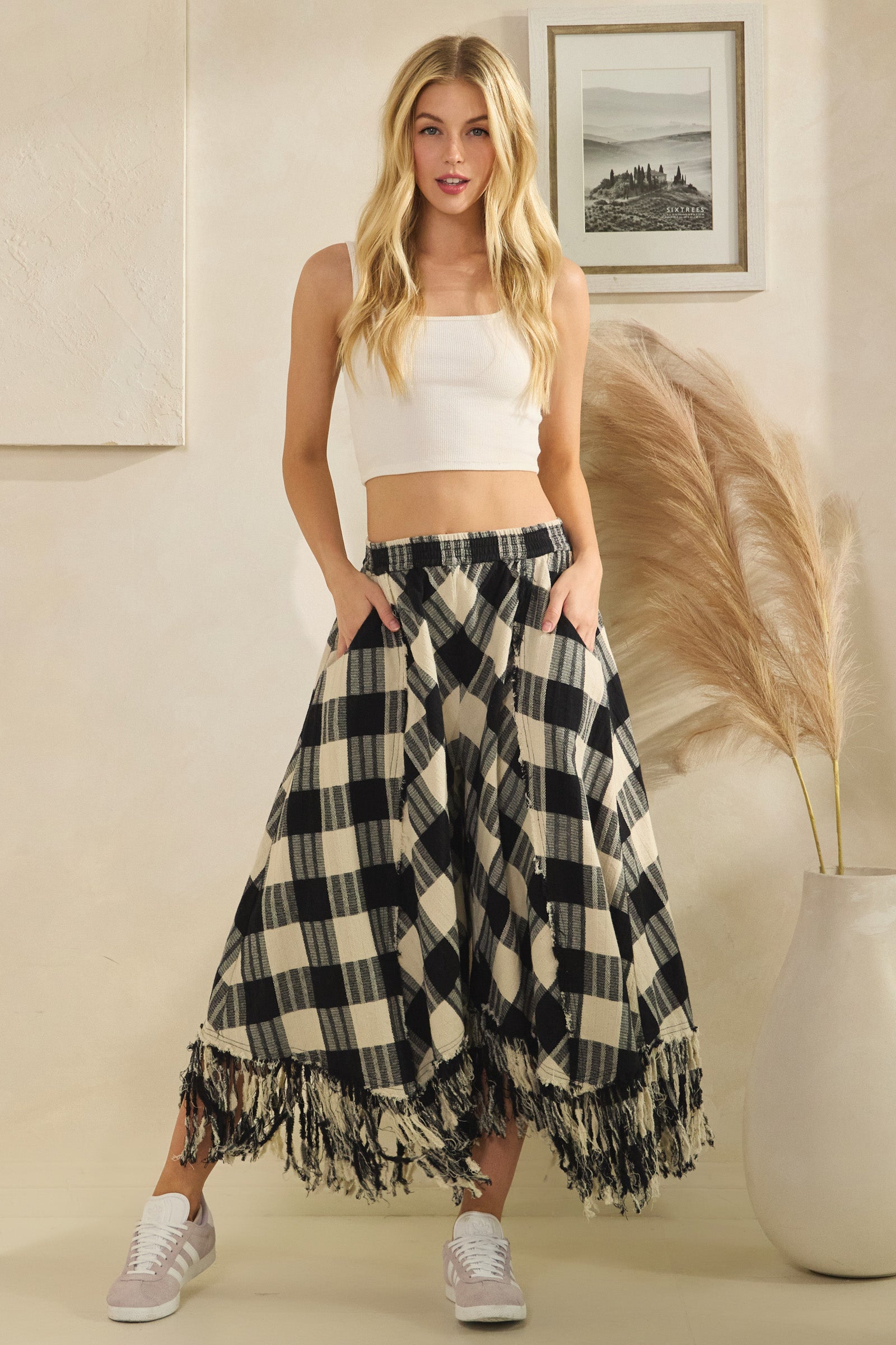 BP1042_BLACKWHITE_4470047