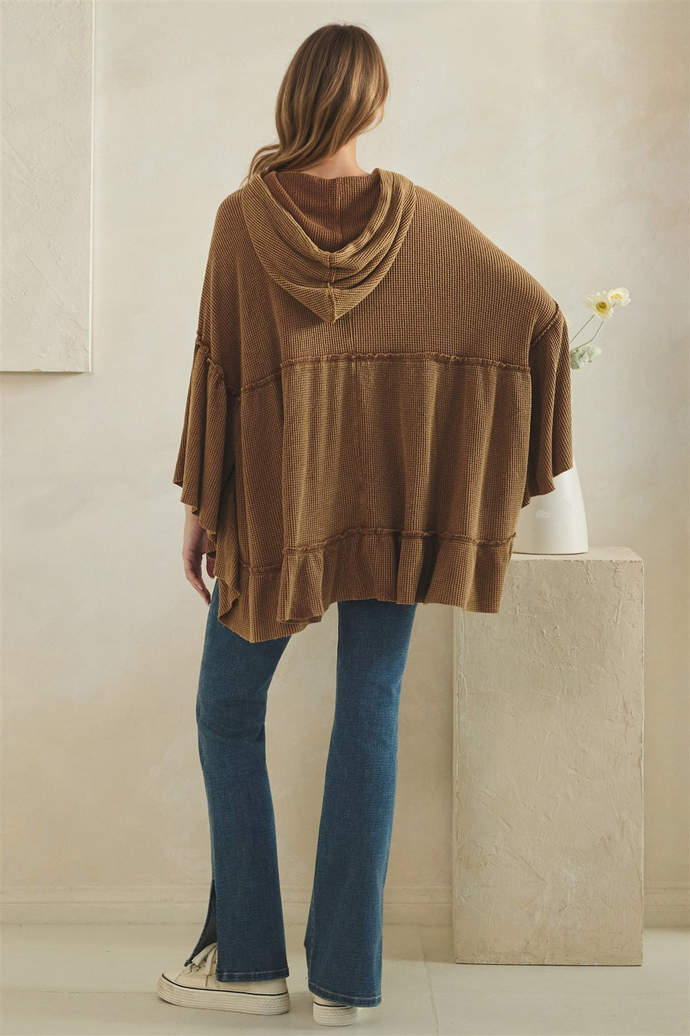 EJ31002_CAMEL_5640539