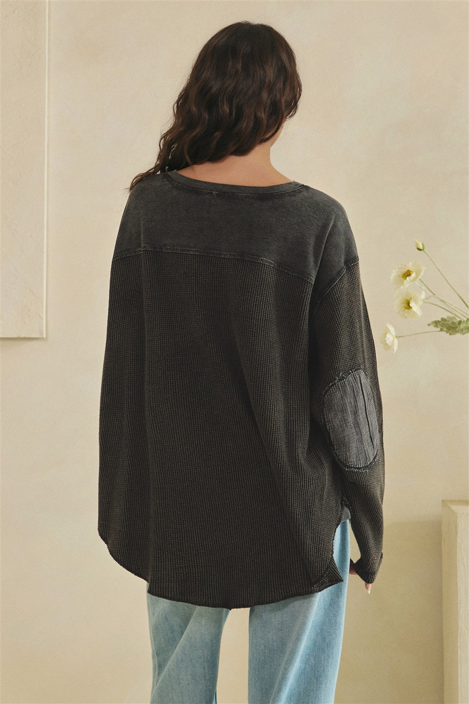 ET30536_BLACK_5562062