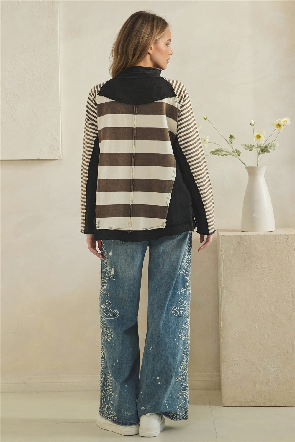 BT1123_BLACKCREAM_5639667