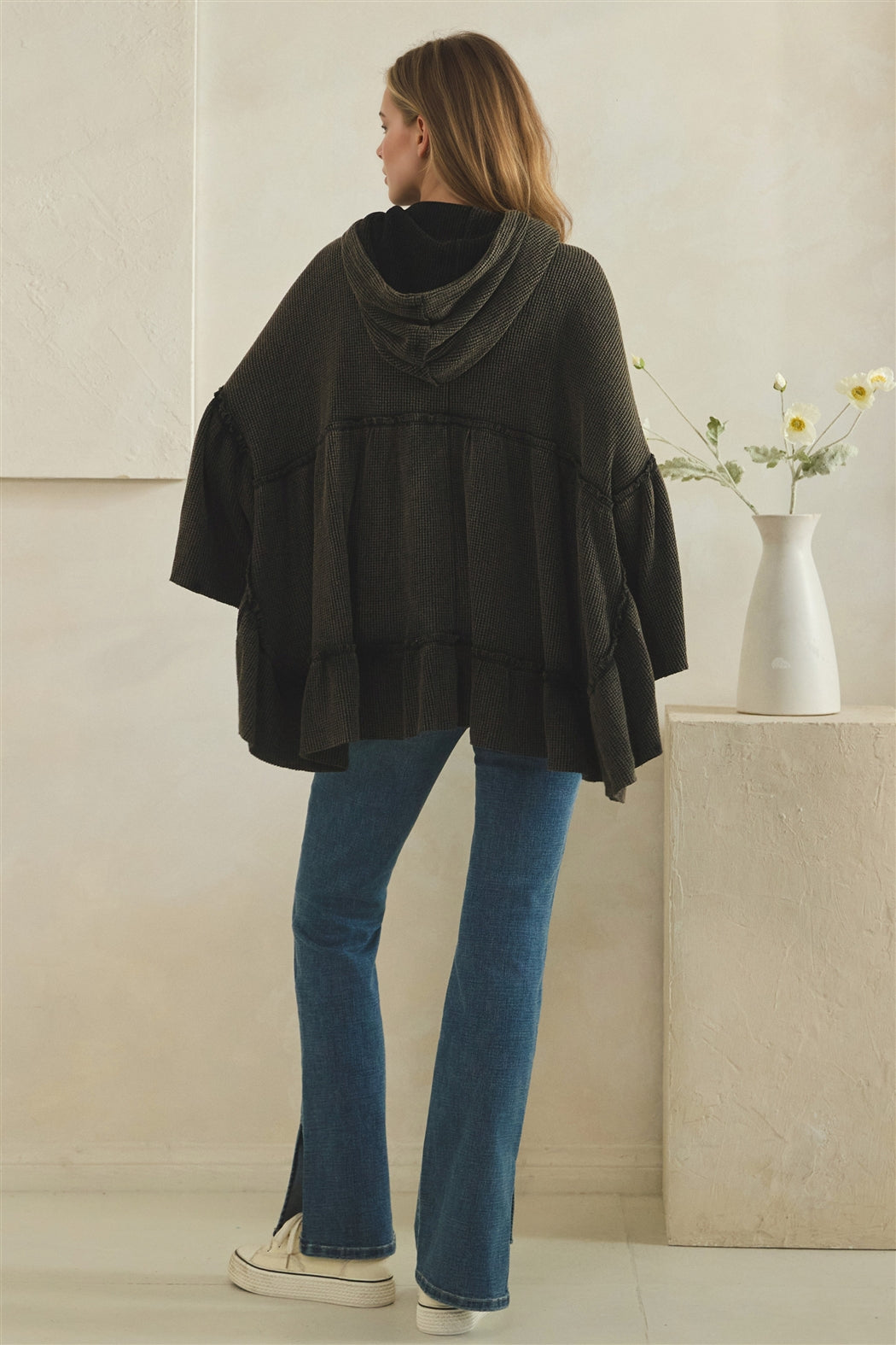 EJ31002_BLACK_5640519