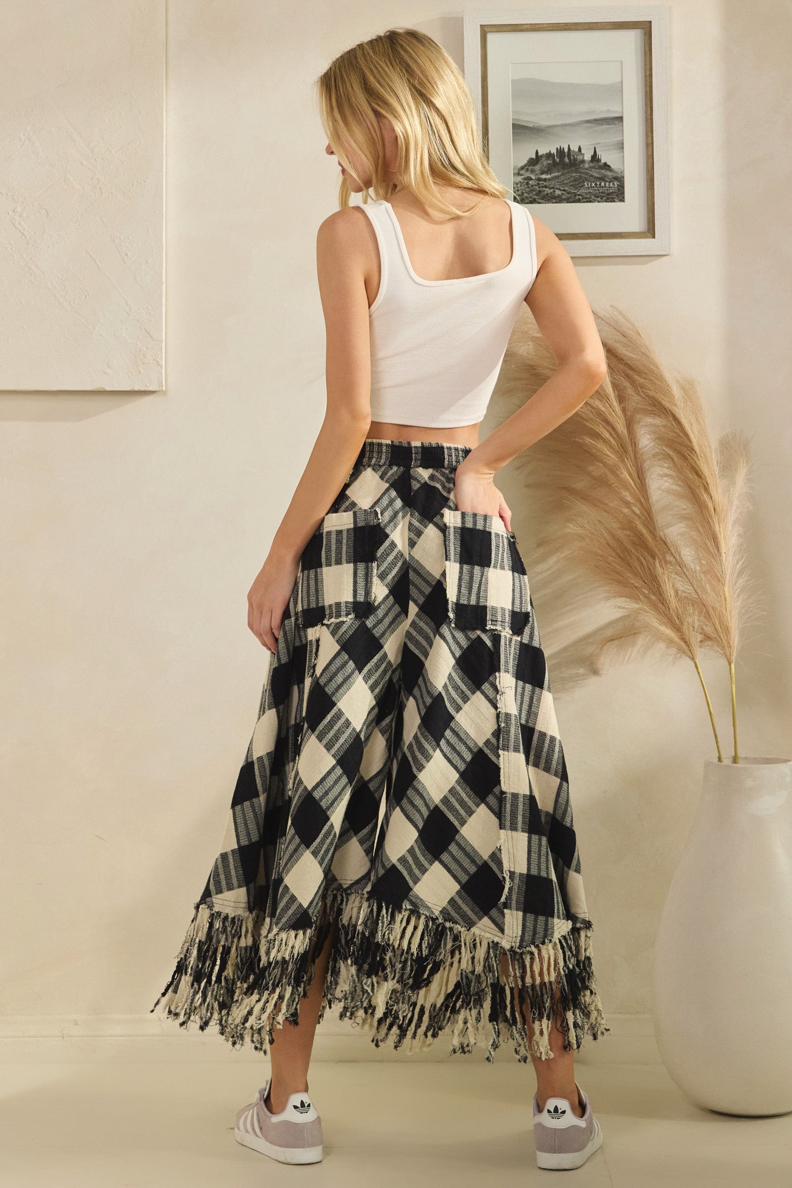 BP1042_BLACKWHITE_4470051