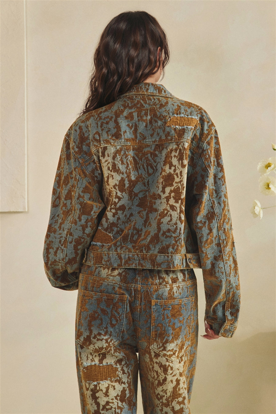 EJ31035_BROWNDENIM_5560444